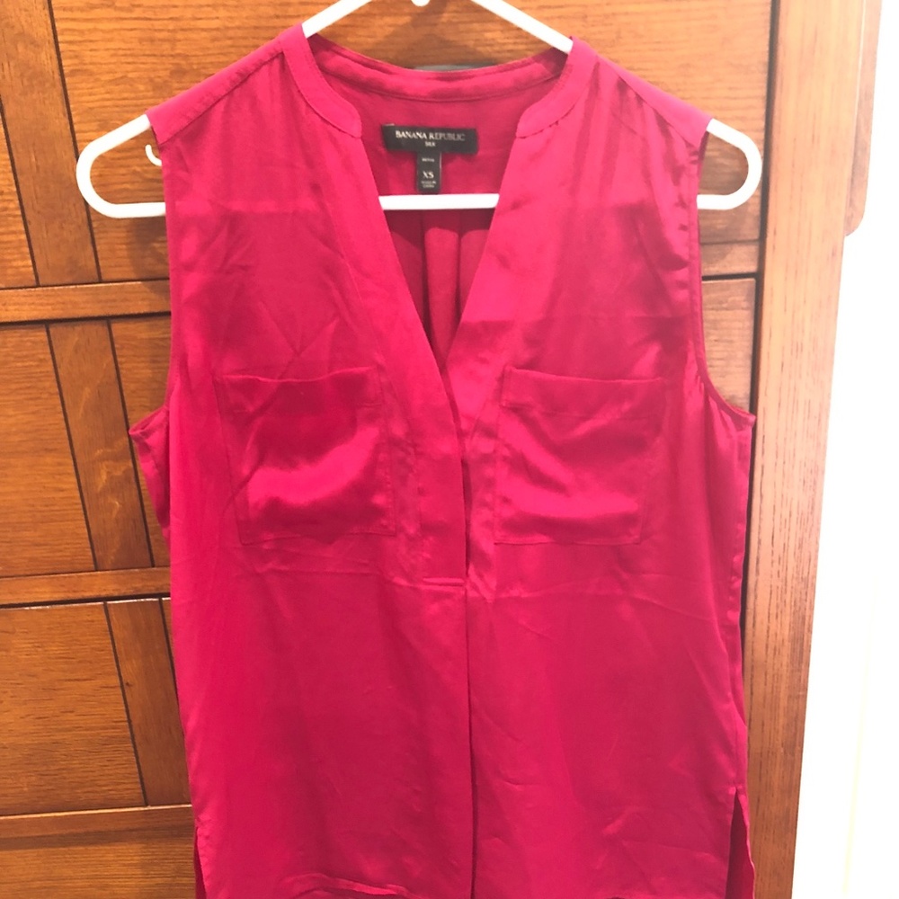 Banana Republic silk magenta top XS